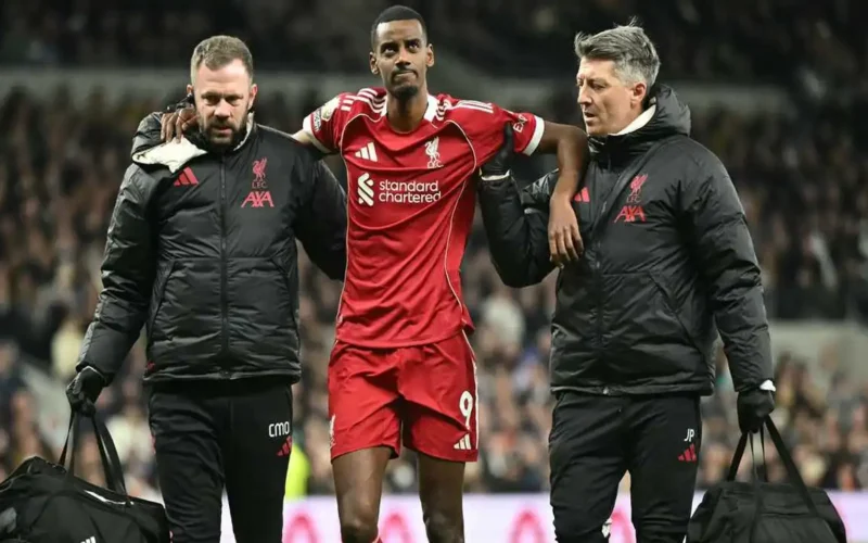 غياب إيزاك.. ليفربول يؤكد إصابة المهاجم لأشهر عديدة